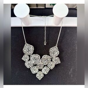 Y2K Bohemian Silver Tone Filigree Open Work Lattice Floral Bib Necklace 18"